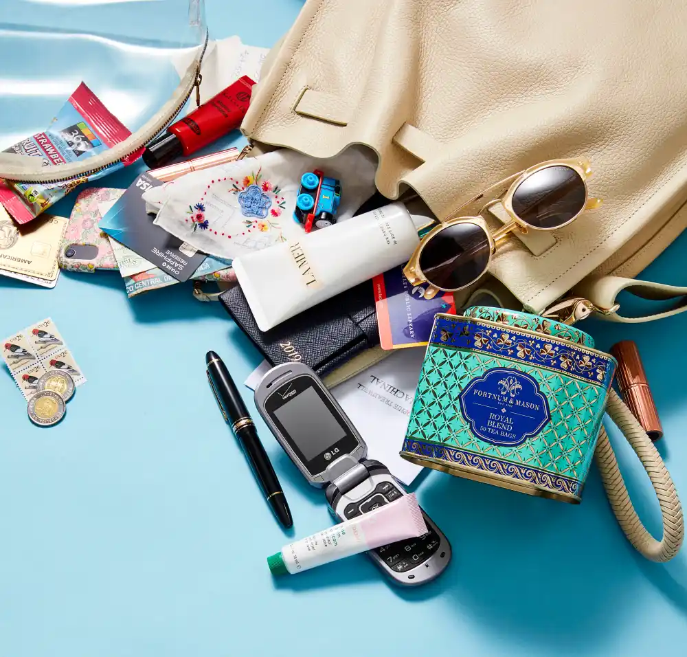 Ginnifer Goodwin What's in My Bag