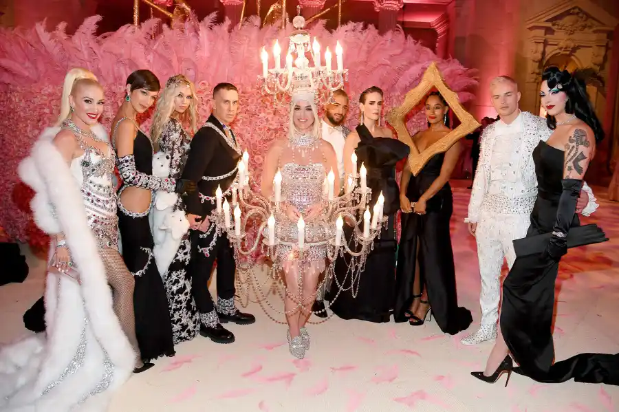 Met Gala 2019 What You Didnt See Gwen Stefani Bella Hadid Stella Maxwell Jeremy Scott Katy Perry Sarah Paulson Tracee Ellis Ross Violet Chachki