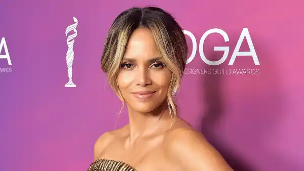 Halle-Berry-spinal-tattoo