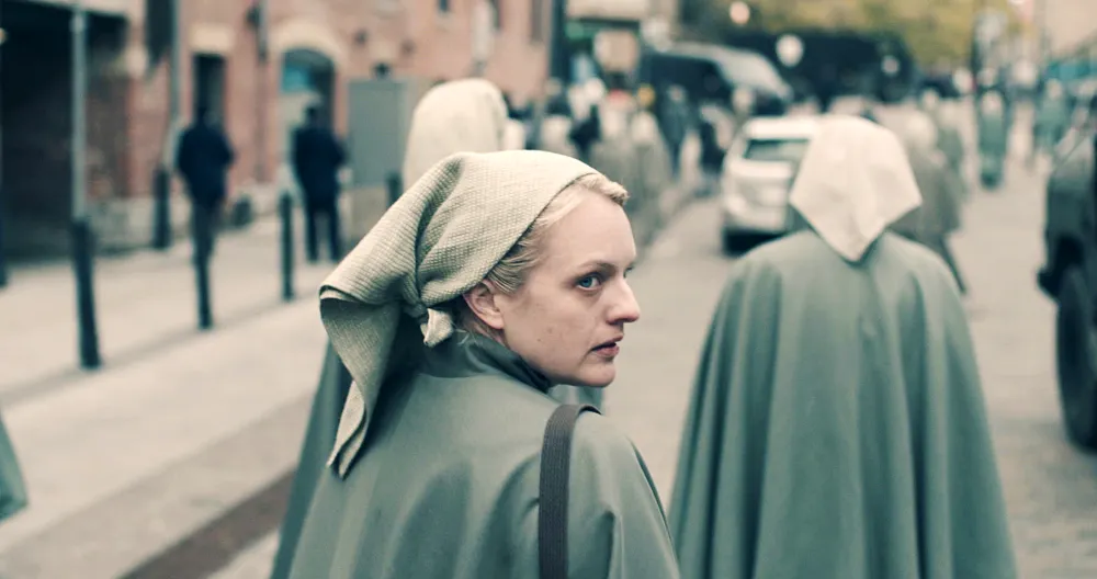 Handmaid&rsquo;s Tale&rsquo; Boss Takes Us Inside June&rsquo;s Season 3 Journey