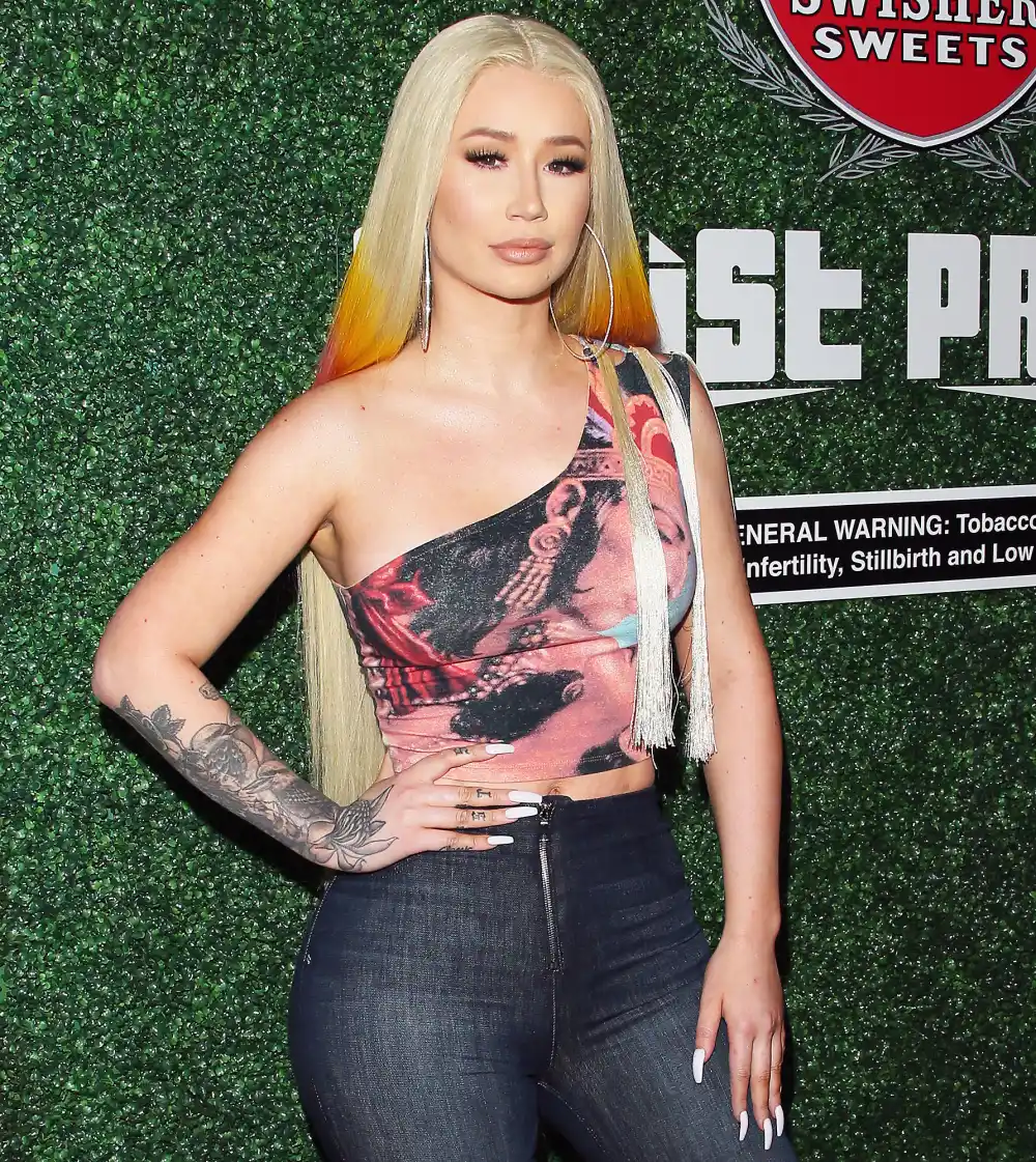 Iggy Azalea Deletes Social Media Accounts Nude Photo Leak