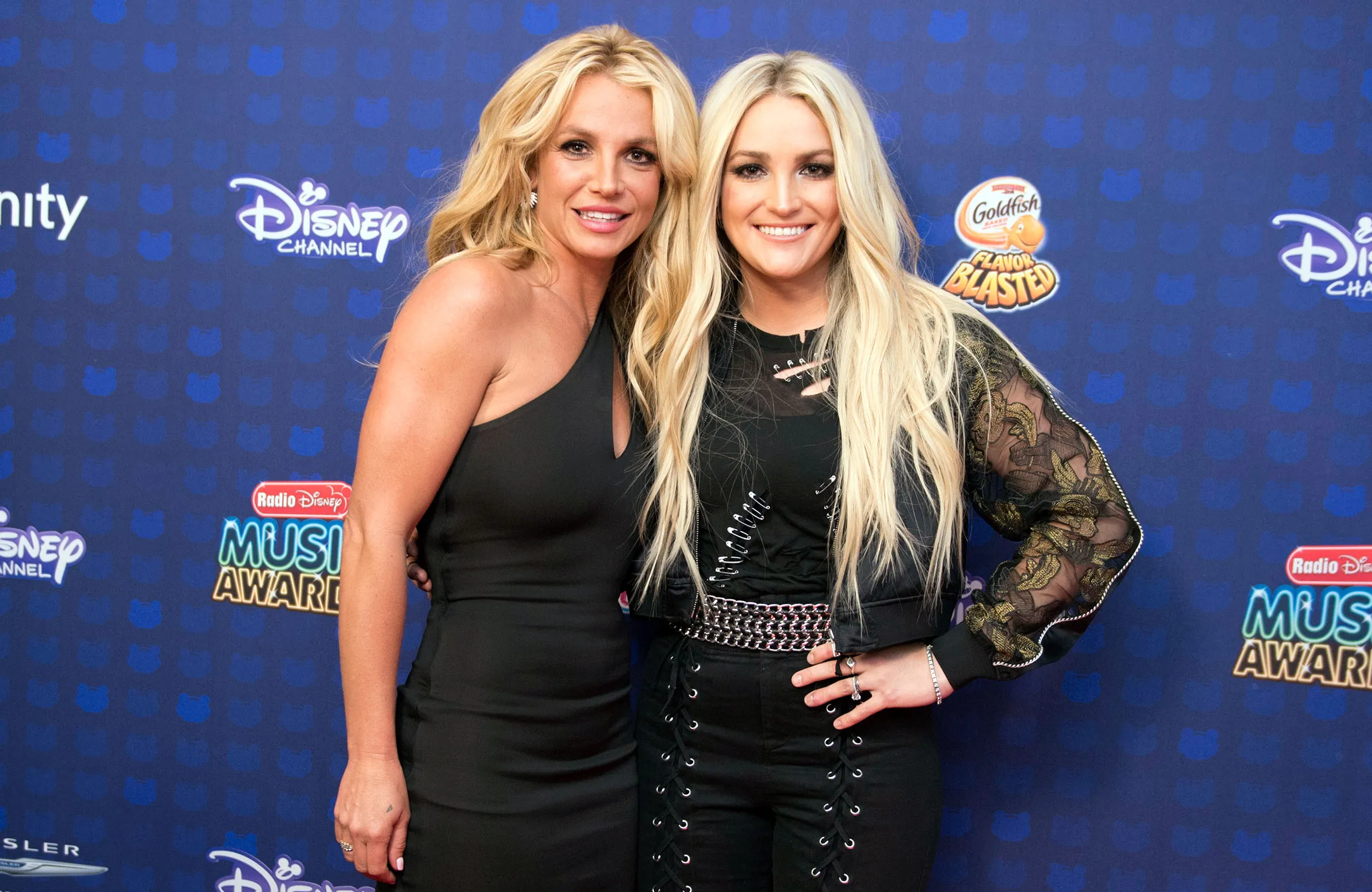 Jamie Lynn Spears Blasts Troll After Britney's Conservatorship Hearing 2017 Radio Disney Music Awards