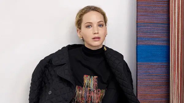 Jennifer-Lawrence-Dior-Campaign