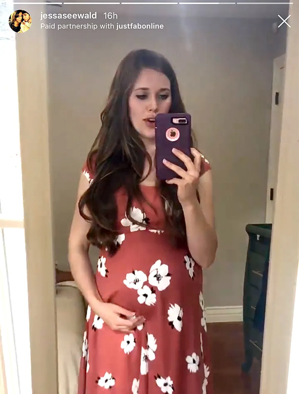 Pregnant Jessa Seewald Son Kisses Belly