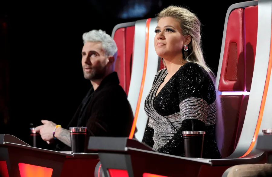 Kelly-Clarkson-Adam-Levine