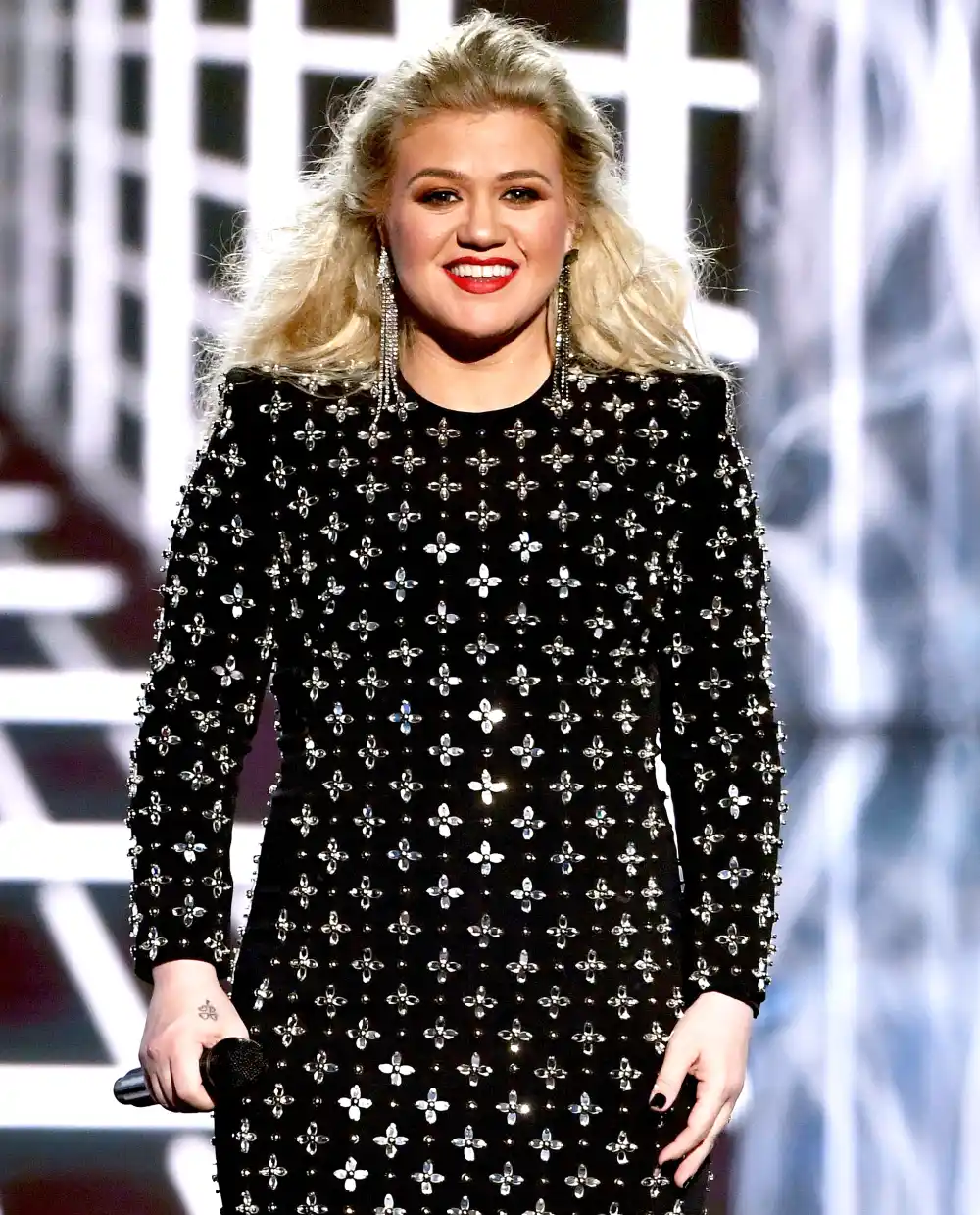 Kelly-Clarkson-Surgery-Appendix