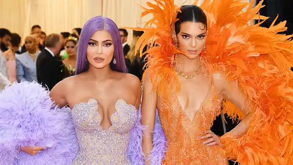 Kylie Jenner Kendall Jenner Met Gala 2019 Characters