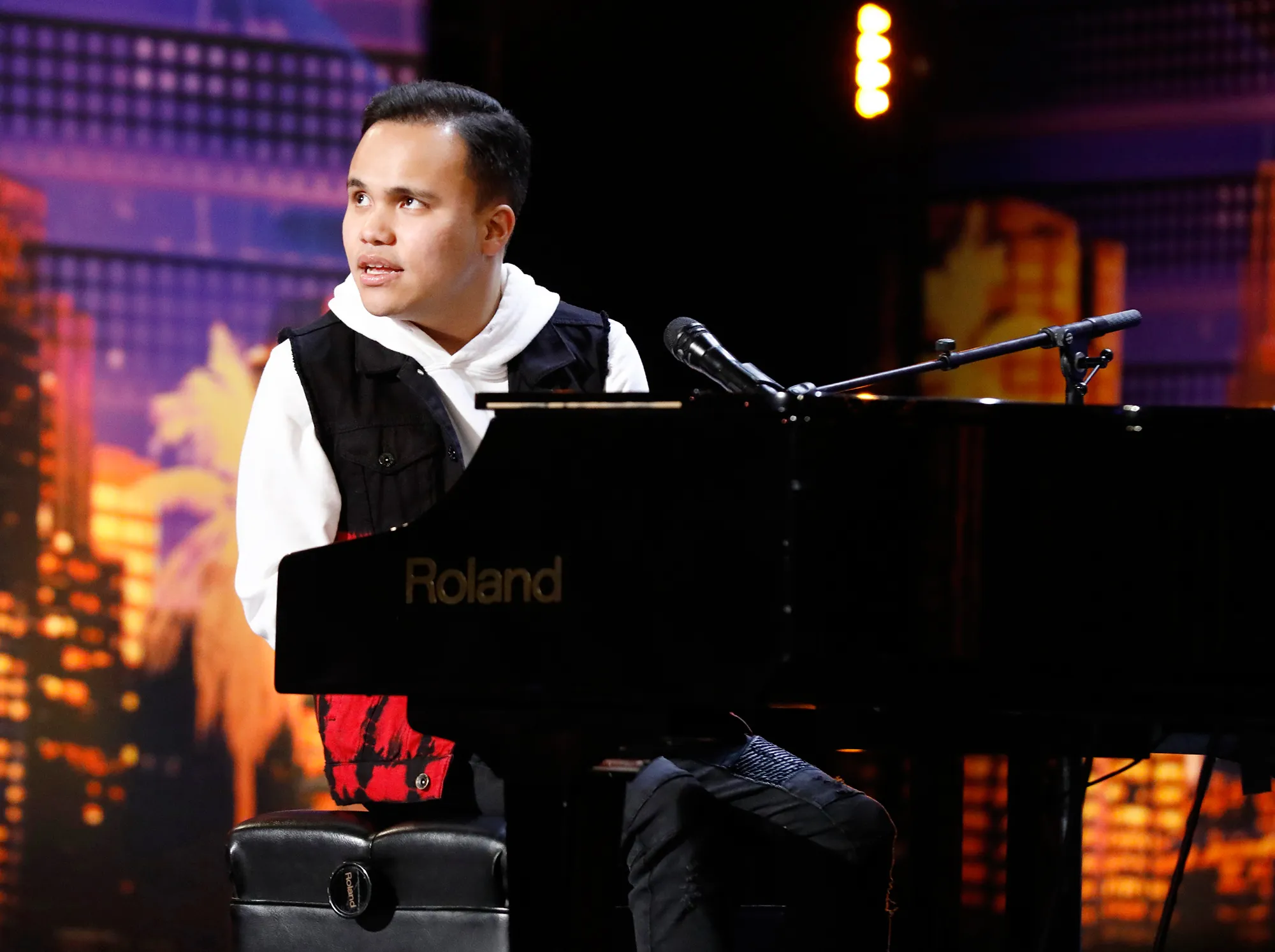 Kodi Lee Wow Crowd Stunning Performance