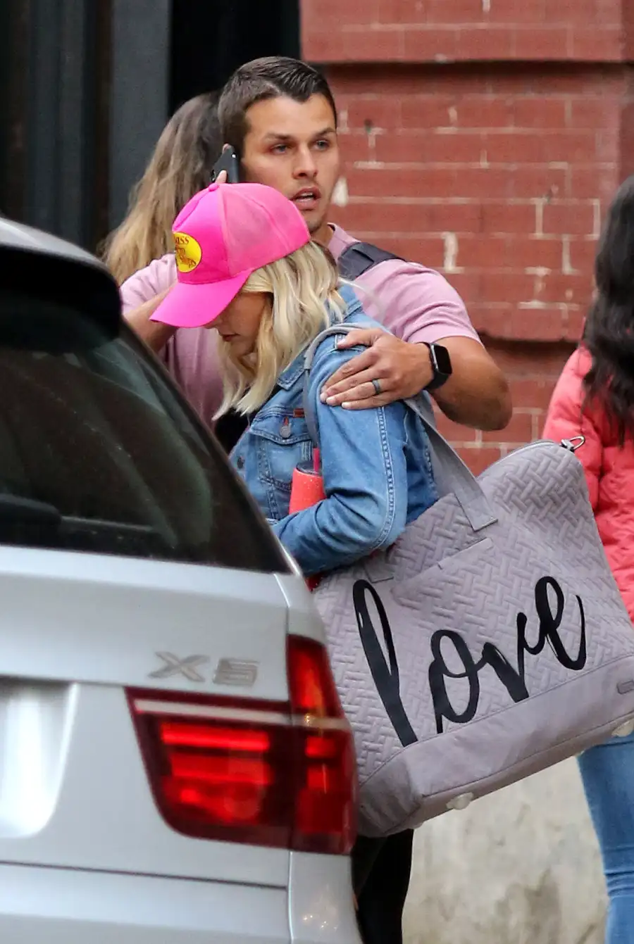 Miranda Lambert and Husband Brendan McLoughlin At NYC Apartment