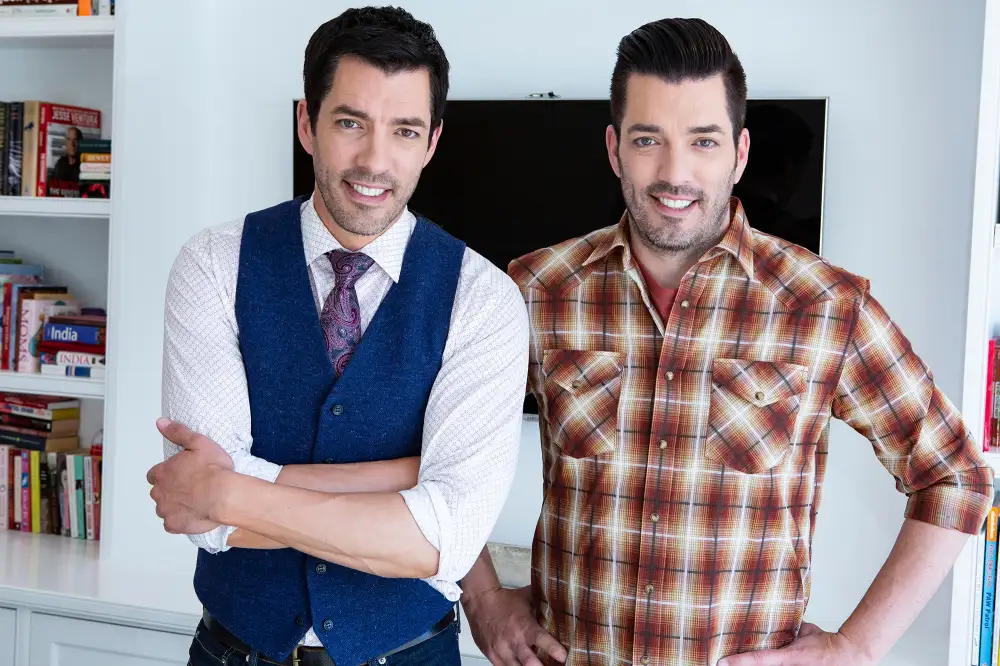 Property Brothers&rsquo; Jonathan and Drew Scott Are Restoring &rsquo;Brady Bunch&rsquo; House