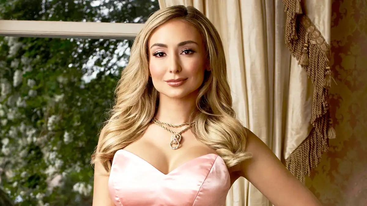 Reagan-Charleston-gives-birth