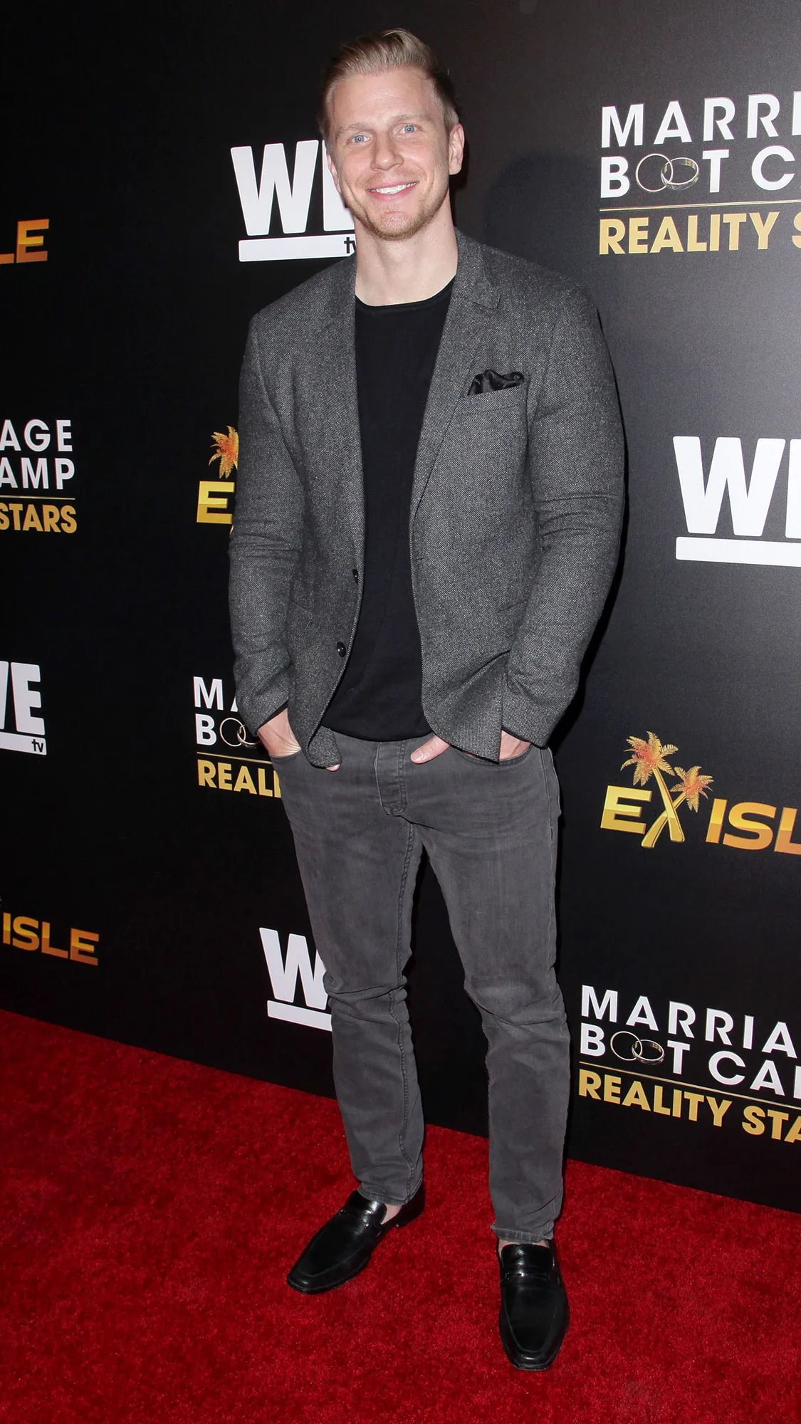 Sean Lowe Son Cheers Up Dog