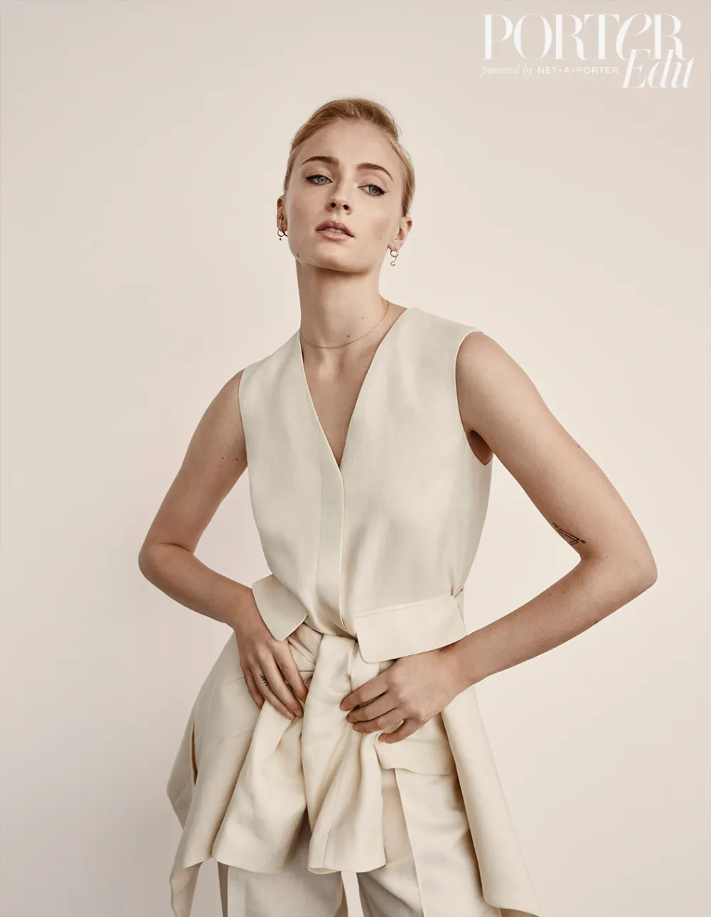 Sophie-Turner-by-Yelena-Yemchuk-for-PORTEREDIT