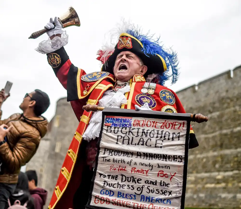 Town-Crier-Tony-Appleton-Prince-Harry-Duchess-Meghan-baby