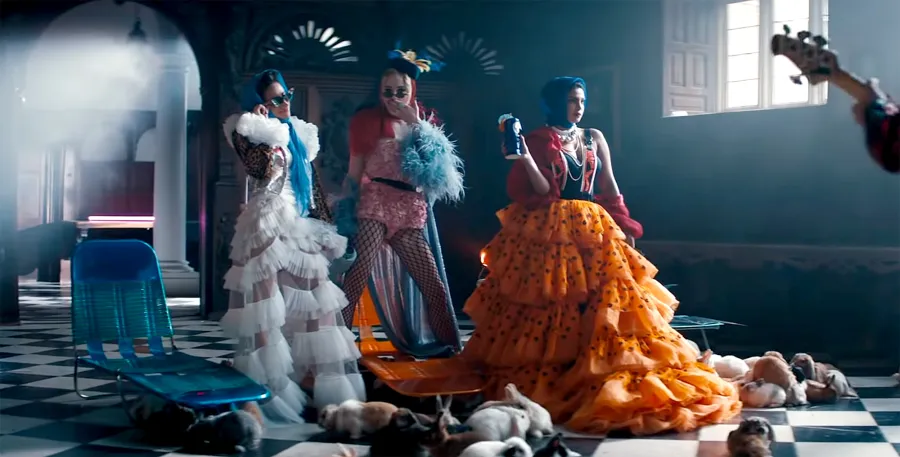 Video-Vixens-priyanka-chopra-sophie-turner-danielle-jonas