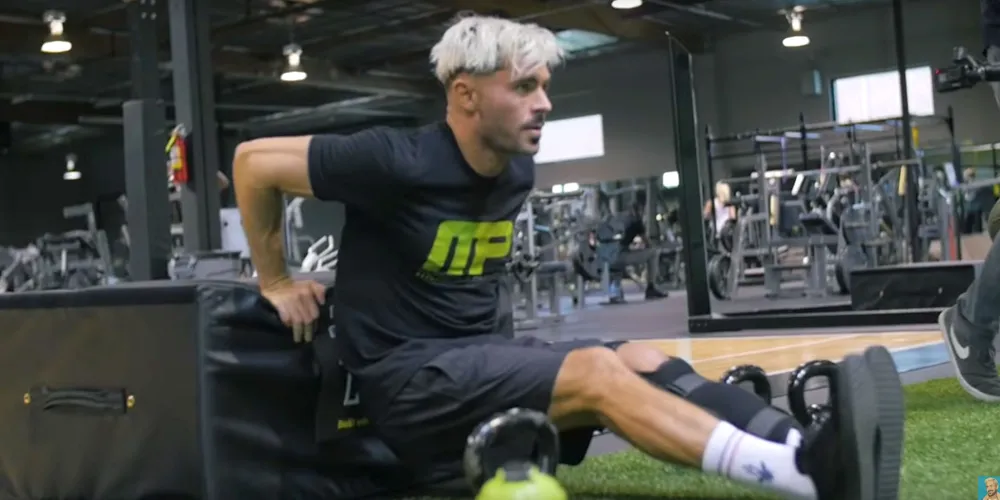Zac Efron Does Circuits, Obstacle Course With Victoria&rsquo;s Secret Models, Hilarity Ensues