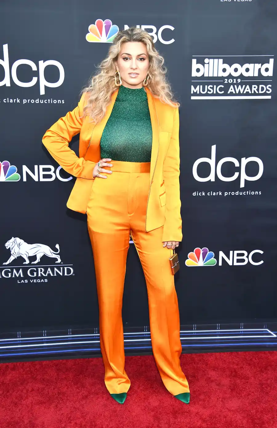 Tori Kelly billboard awards 2019