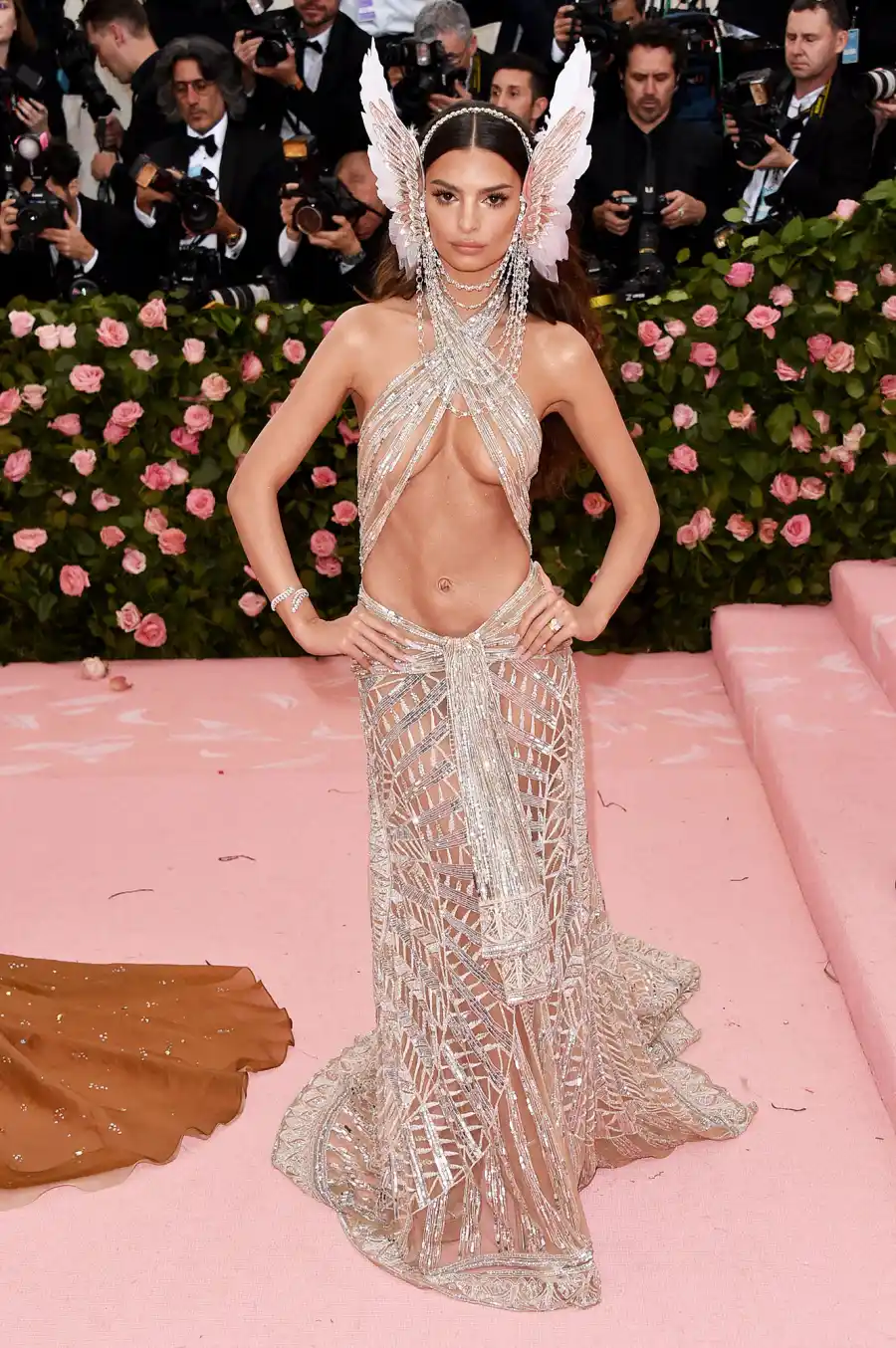 Emily Ratajkowski met gala 2019