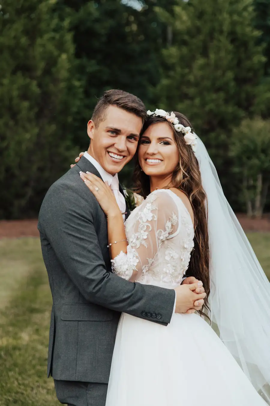 ‘Bringing Up Bates’ Star Carlin Bates Marries Evan Stewart Wedding