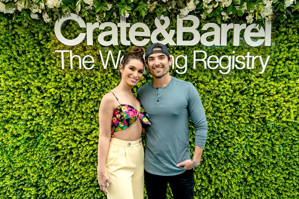 Ashley--I-Jared-Haibon-talk-Mila-Ashton-Kutcher