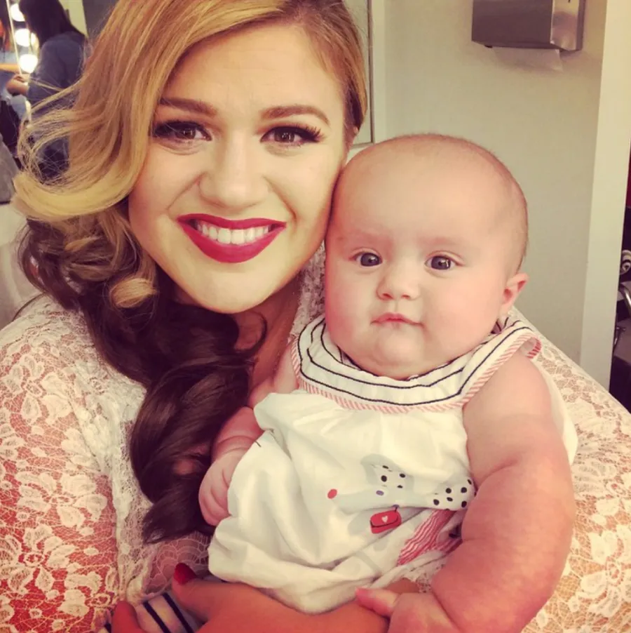 Baby-Girl-kelly-clarkson
