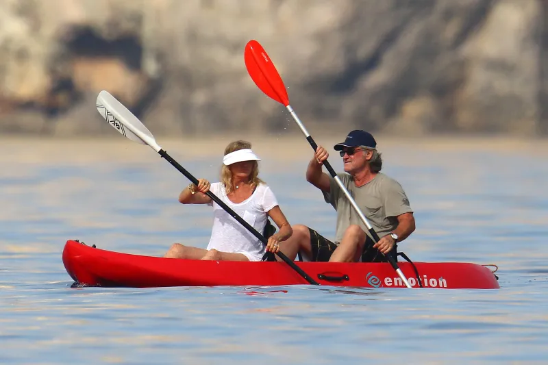 Bikini Kate Hudson Vacation Boyfriend Danny Fujikawa Goldie Hawn Kurt Russell