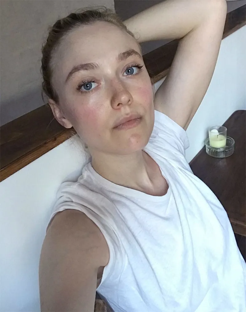 Dakota Fanning No Makeup Selfie Instagram