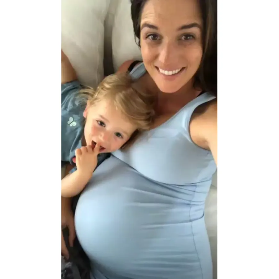 Jade-Roper-baby-bump