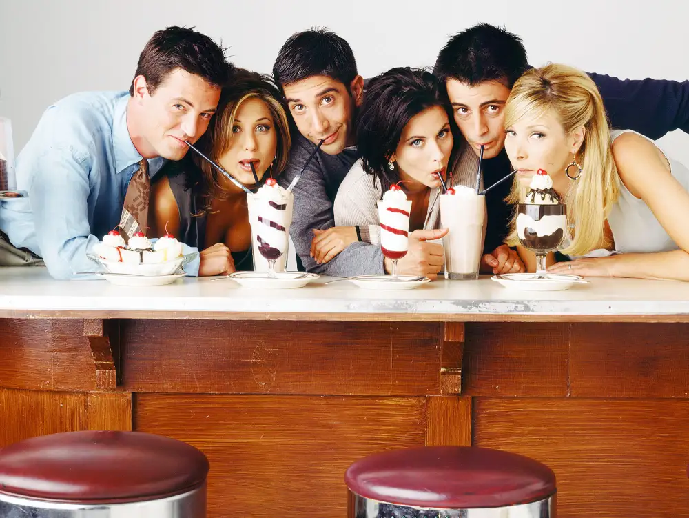 Matthew Perry Jennifer Aniston David Schwimmer Courteney Cox Matt LeBlac Lisa Kudrow in a press photo for season 2 of Friends Matthew Perry Jokes He Will Get a 'Manicure' After Unflattering Photos Surface