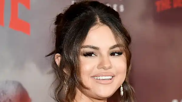Selena-Gomez-deletes-Instagram-app