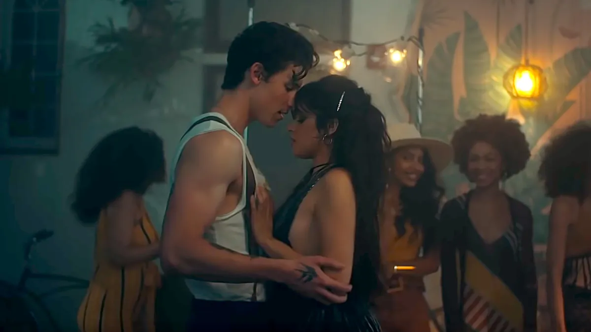 Shawn-Mendes-and-Camila-Cabello-Senorita