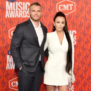 Zack-Clayton-Carpinello-and-JWoww-CMT-Awards-2019