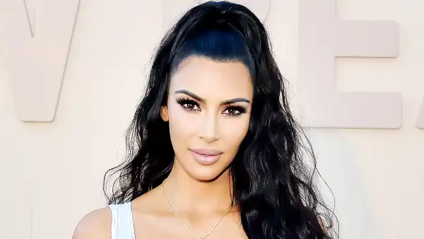 Km Kardashian Shows Off Her Sweet 16 Cake