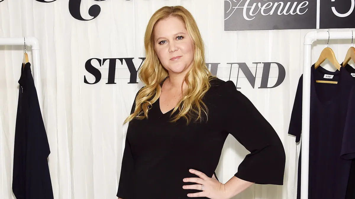 Amy Schumer Post-Baby Body At Beach