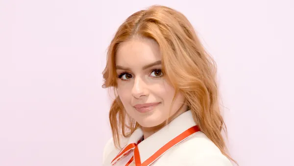 Ariel Winter No Regrets Clap Backs