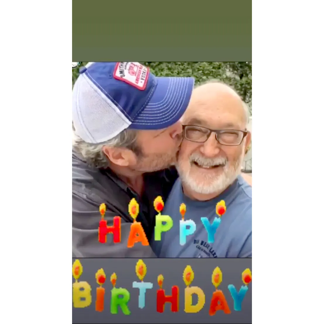 Blake-Shelton-Kisses-Gwen-Stefani's-dad-for-Birthday