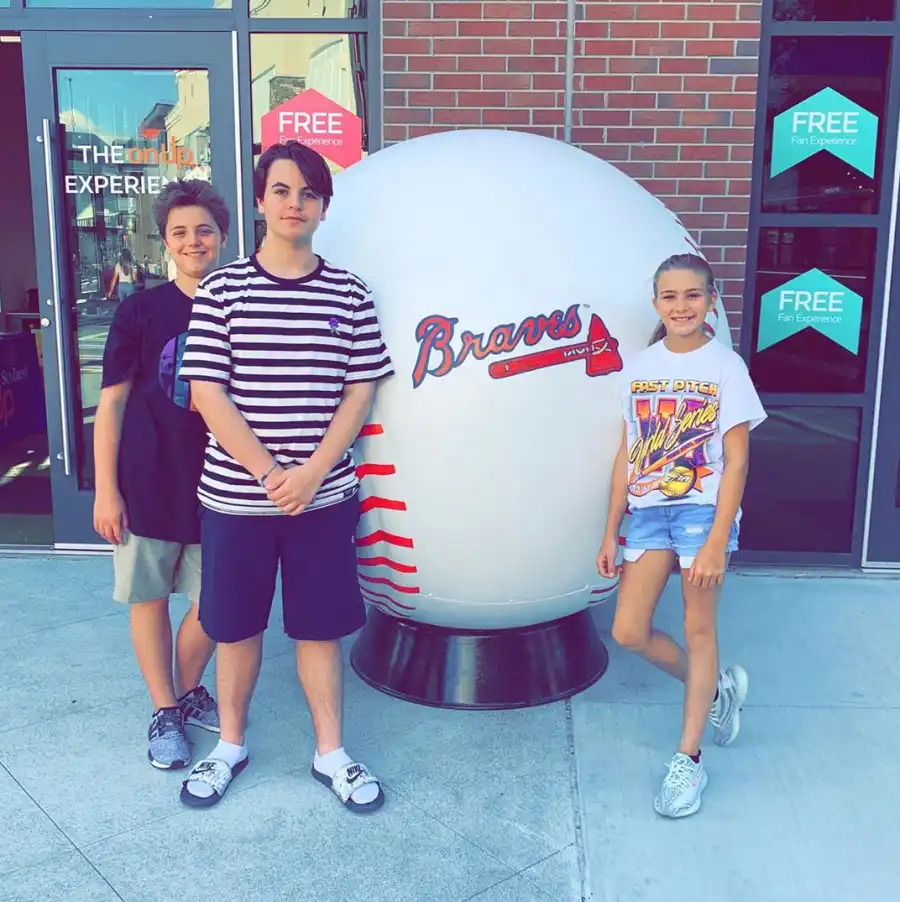 Britney-Spears’-Sons-Preston-and-Jayden-Look-All-Grown-Up-at-Atlanta-Braves-Game