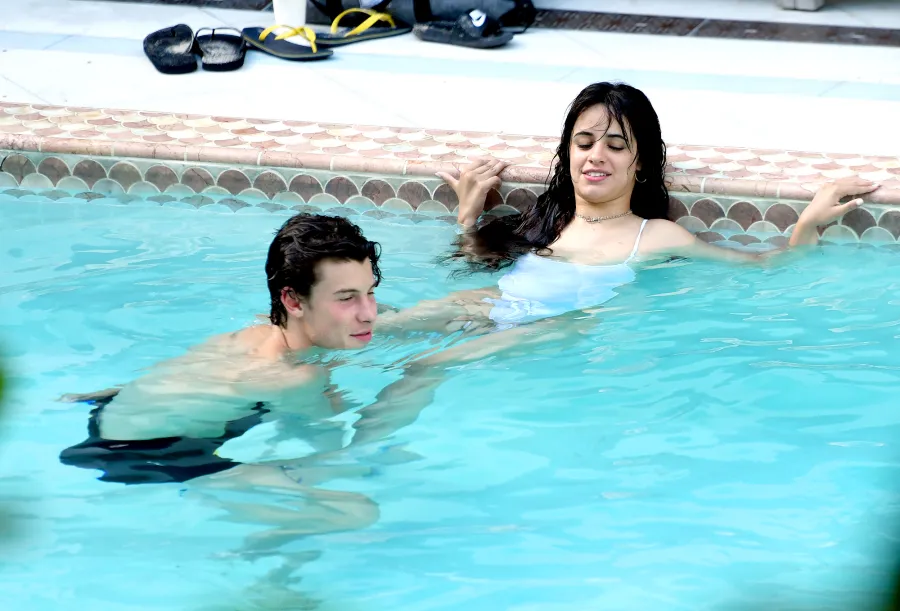 Camila-Cabello-Shawn-Mendes-kissing-Ocean-Pool-Miami