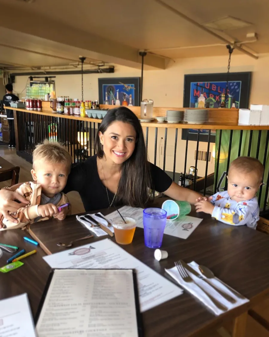 Catherine-Giudici-and-Sean-Lowe-kids-summer-vacation