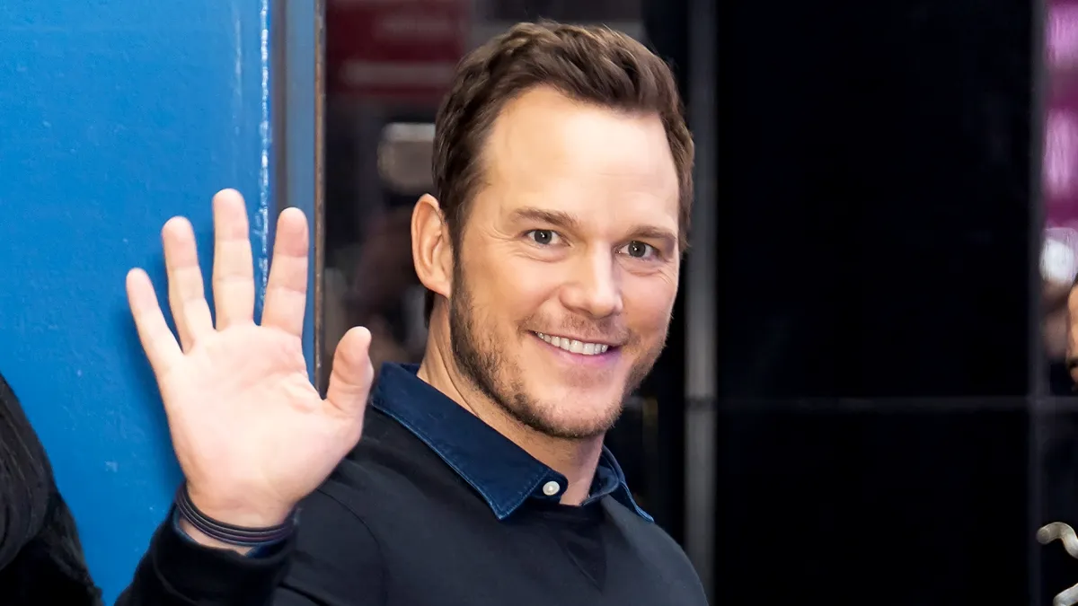 Chris-Pratt-performs-Country-Songs-Nashville-bar