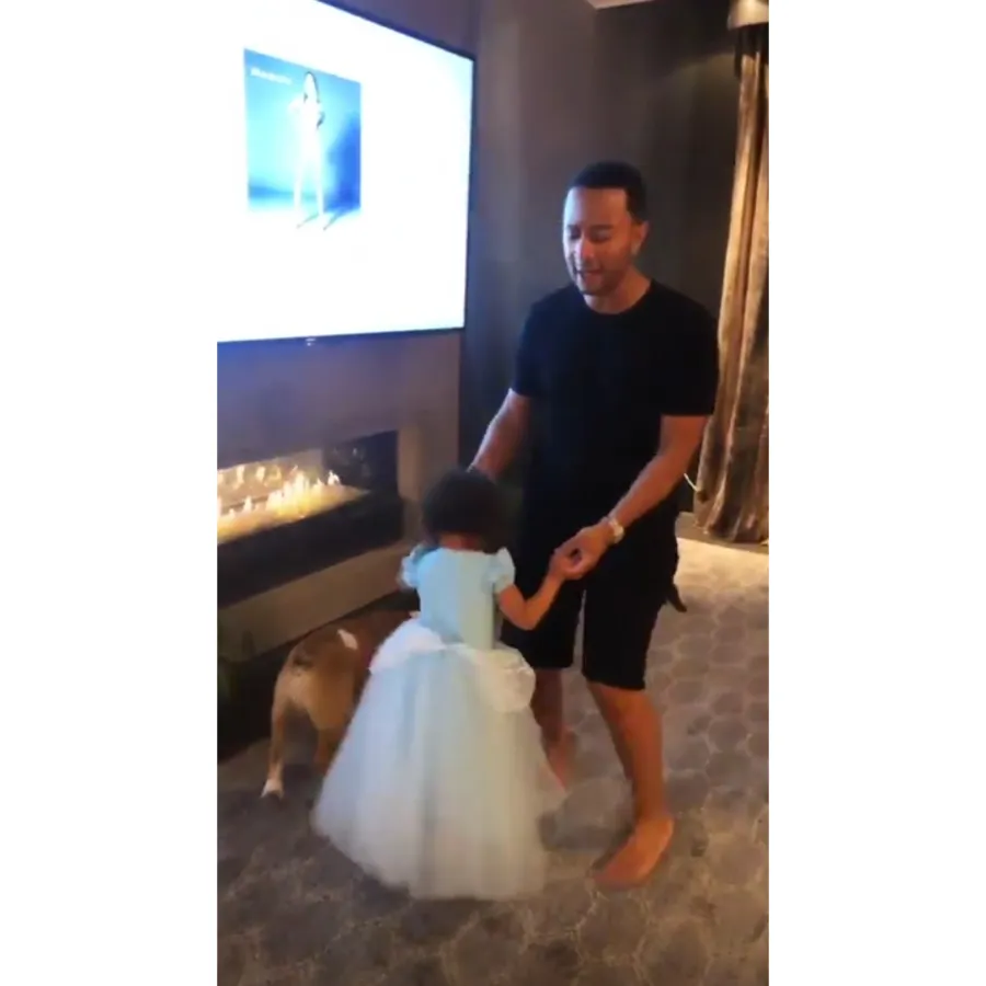 Chrissy-Teigen-John-Legend-Daughter-Luna-Princess-Dress