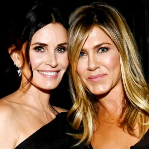 Courteney Cox Celebrates 4th July With Jennifer Aniston More