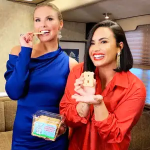 Hannah Brown and Demi Lovato Backstage at the Bachelorette Live Finale