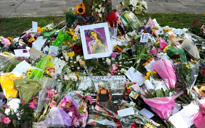 Memorial Amy Winehouse Gallery