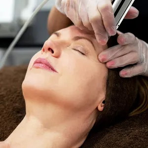 The Forma Non-Invasive Face-Lift