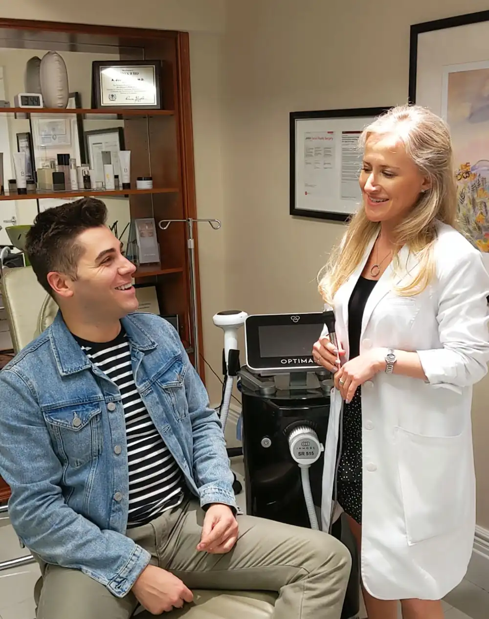 The Forma Non-Invasive Face-Lift Device