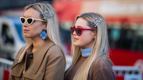 Guests wearing hair clip
