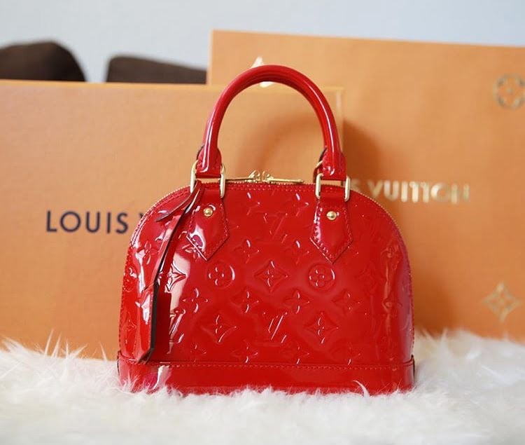 designer bags to buy with a budget of $2000