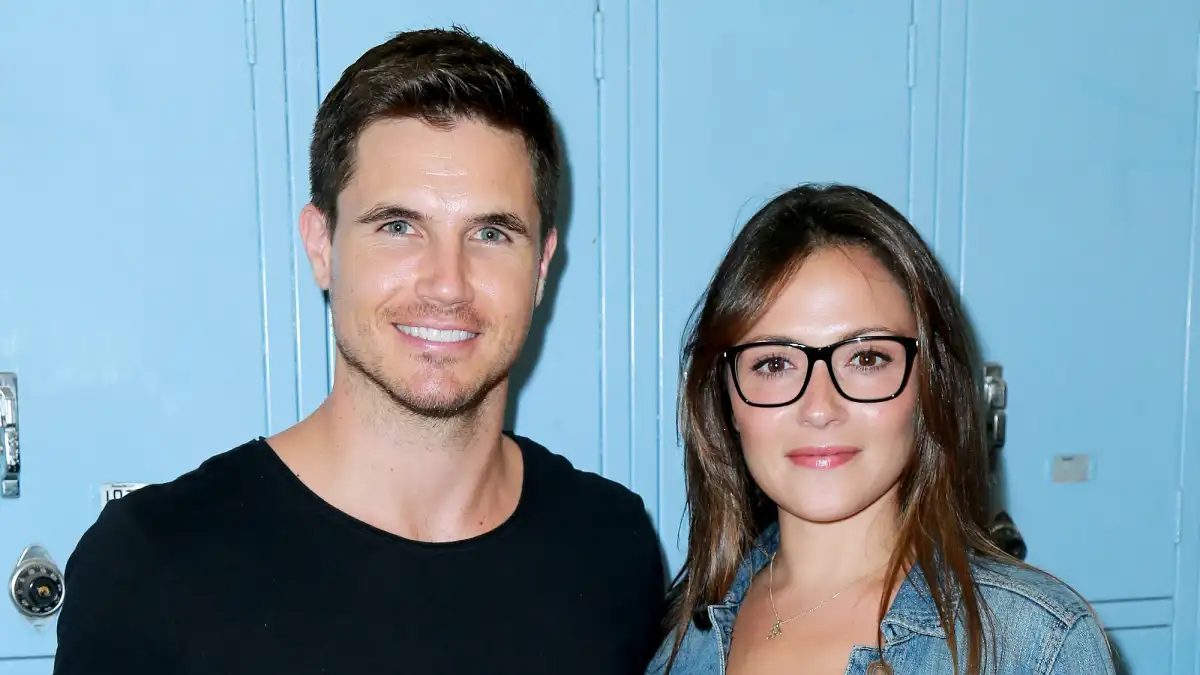 Italia-Ricci-and-Robbie-Amell-Welcome-First-Child-Together