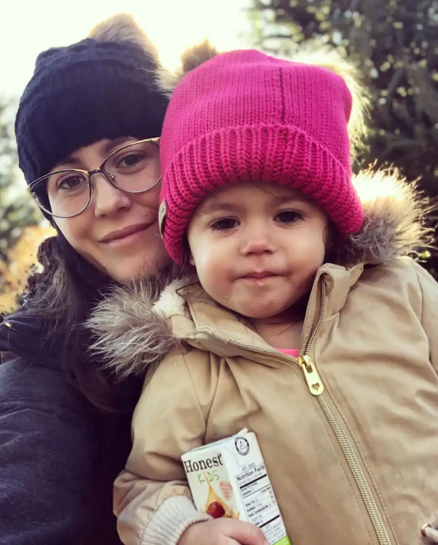 Jenelle Evans and Ensley Selfie Jenelle Evans and David Eason Call 911 After Hearing Daughter Ensley Screaming